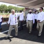▲ El Presidente supervisó obras en la autopista Barranca Larga-Ventanilla.