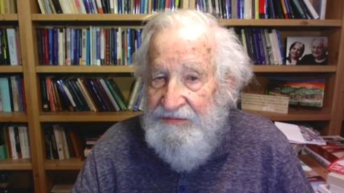▲ Noam Chomsky durante la entrevista con Amy Goddman para Democracy Now.
