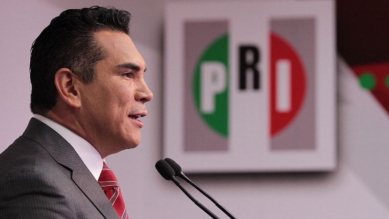 poli_alejandro_moreno_100919.jpg_1348255499