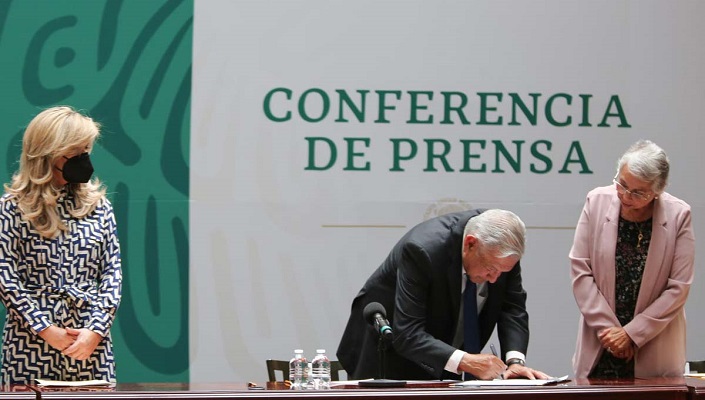 amlo-firma-de-acuerdo-Nacional-por-la-Democracia