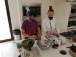 Degustación del pan de xolotl, primera receta del concurso gastronómico. Foto. Nayeli Santamaria. DGCPIU (1)