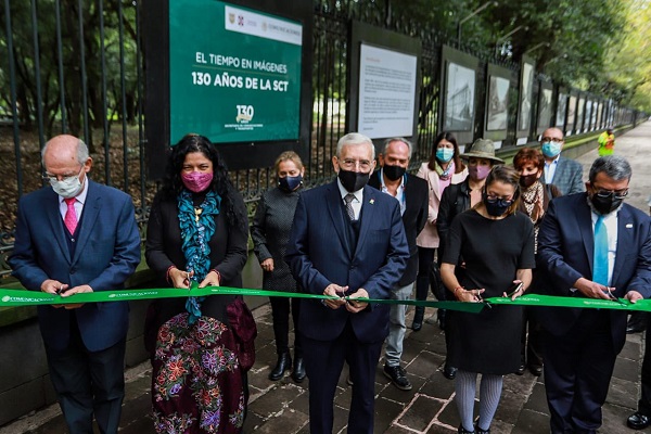 130921 Inauguración expo El Tiempo en Imágenes. 130 Años de la Secretaría de Comunicaciones y Transportes. Foto. SC (1)