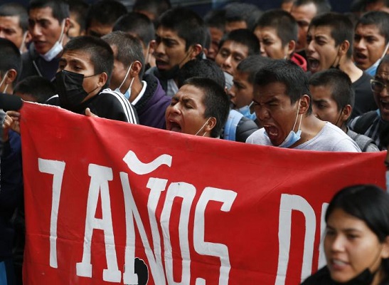 PROTESTA AYOTZINAPA FGR