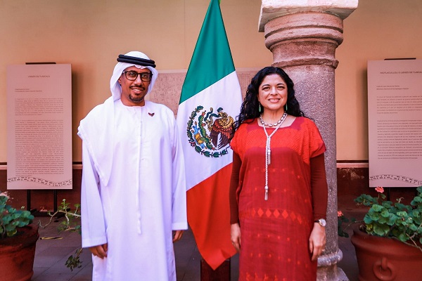 071021 La secretaria Alejandra Frausto recibe en Tlaxcala al embajador de Emiratos Įrabes Unidos. Foto. SC. EEC (1)