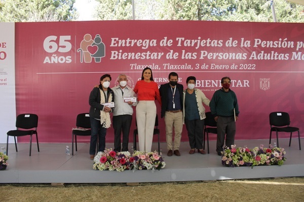030122_BIENESTAR ENTREGA TARJETAS 1