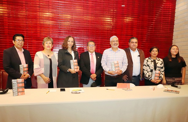 17 Presentan en la UATx libro sobre fuentes culturales de violencia en México