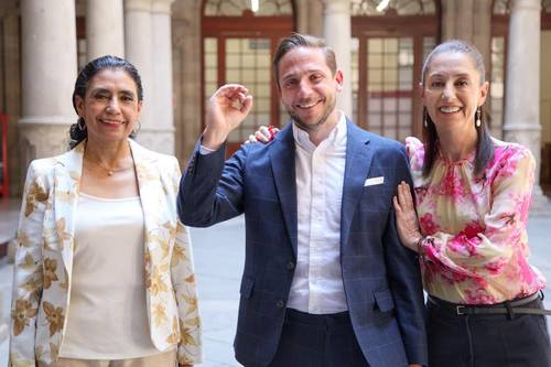 s Autoridades en el anuncio y en el Centro es mejor usarlo.