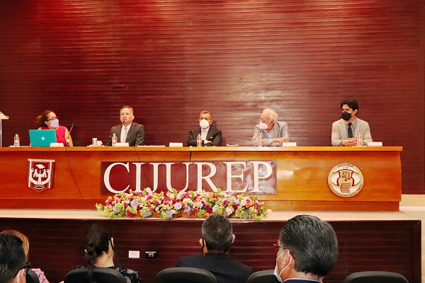 04 Hablan en la UATx de argumentación jurídica en el México contemporáneo