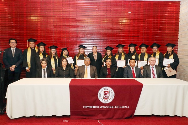 15 Entrega UATx primera generación de especialistas en enfermería perinatal