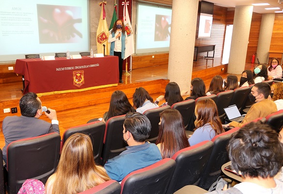 17 Hablan en la UATx sobre la violencia en el noviazgo