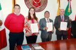 23 Fortalece UATx vínculos con editoriales