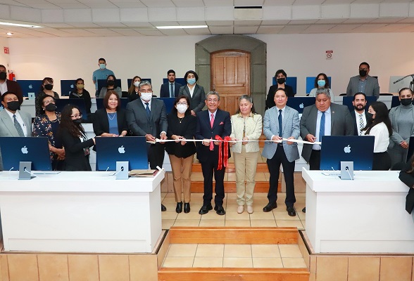 27 Renueva UATx auditorio tecnológico para educación continua