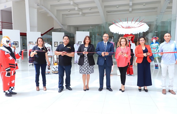 06 Exponen carnaval, historia viva en Tlaxcala en la UATx