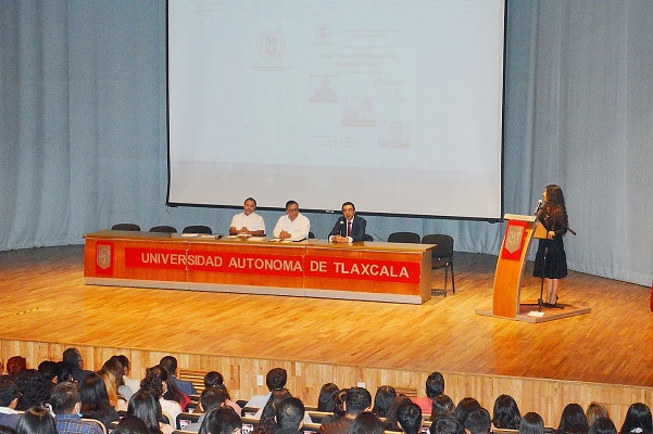 14 Efectúa UATx panel sobre sustentabilidad