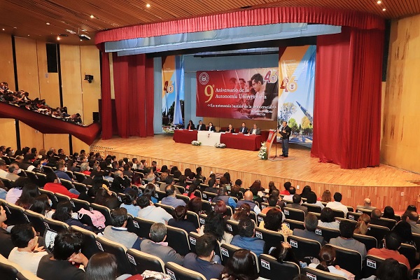 27-3 La Universidad transforma la realidad social Rector