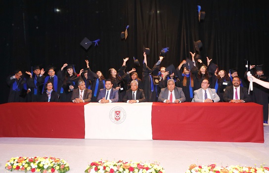 01 Efectuó UATx ceremonia de graduación de la Facultad de Ciencias de la Educación