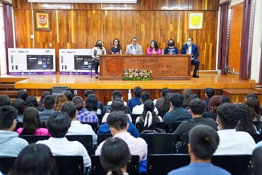 06 Avanza UATx en estrategia de modernización y vanguardia en las aulas