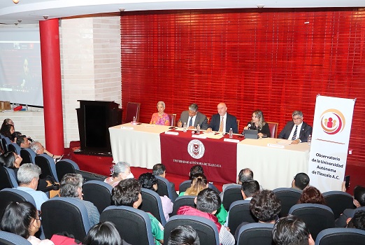 14 C Dialogan en UATx titulares de investigación de cinco universidades del país