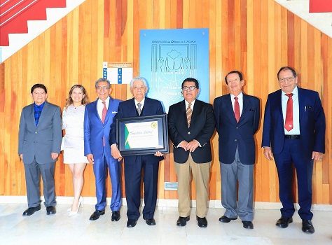 15 Instaura sindicato de académicos de la UATx reconocimiento a la trayectoria