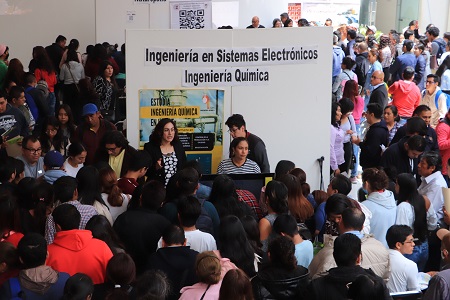 15 B Efectuará UATx tercera feria profesiográfica