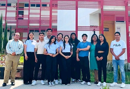 11 Obtienen estudiantes de la UATx primeros lugares en expo emprendedora ANFECA