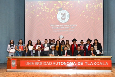 07 B Egresó UATx generación 2024 de la Facultad de Filosofía y Letras