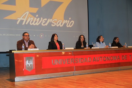 25 Conmemora Trabajo Social de la UATx 47 años de labor académica A