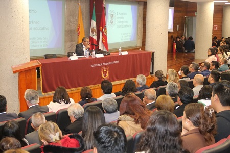 10 Promueve la UATx diálogo en su ciclo de conferencias 1