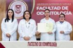 05 Odontología UATx celebra la entrega del acta profesional número dos mil (2)