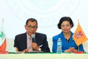 14 Avala Rector de la UATx compromiso y civilidad del STUAT (1)