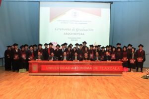 07 87 nuevos arquitectos reciben constancia de culminación de estudios en la UATx 2