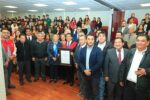 21 Por su liderazgo educativo, directores de Facultad entregan reconocimiento al Rector de la UATx