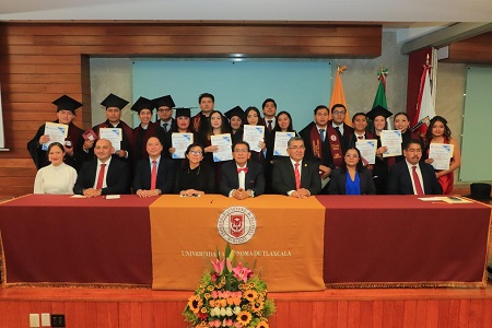29 Politólogos egresados de la UATx contribuyen a fortalecer la democracia Rector (1)
