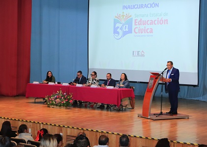 22 Desde las universidades contribuimos a la cultura de paz Rector de la UATx (1)