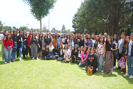 25 Jóvenes dialogan en la UATx sobre problemáticas y retos que marcan su presente y su porvenir