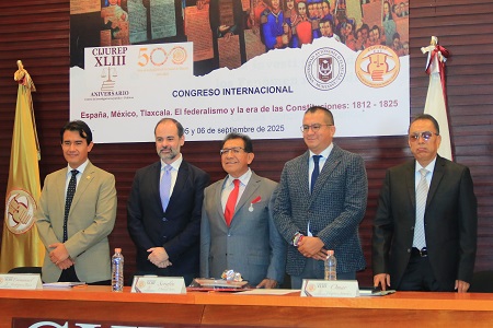 9 El CIJUREP-UATx instaura la Cátedra de Historia del Derecho