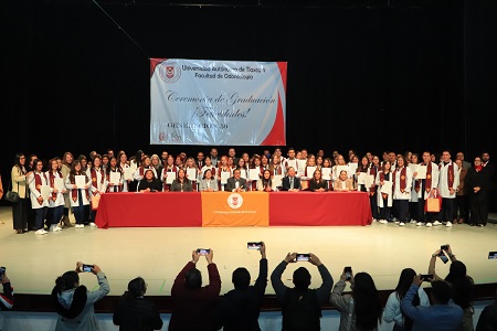 12 Preside Rector de la UATx graduación de 115 nuevos odontólogos (1)