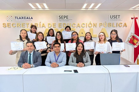 10 Estudiantes de Educación Especial UATx promueven 3